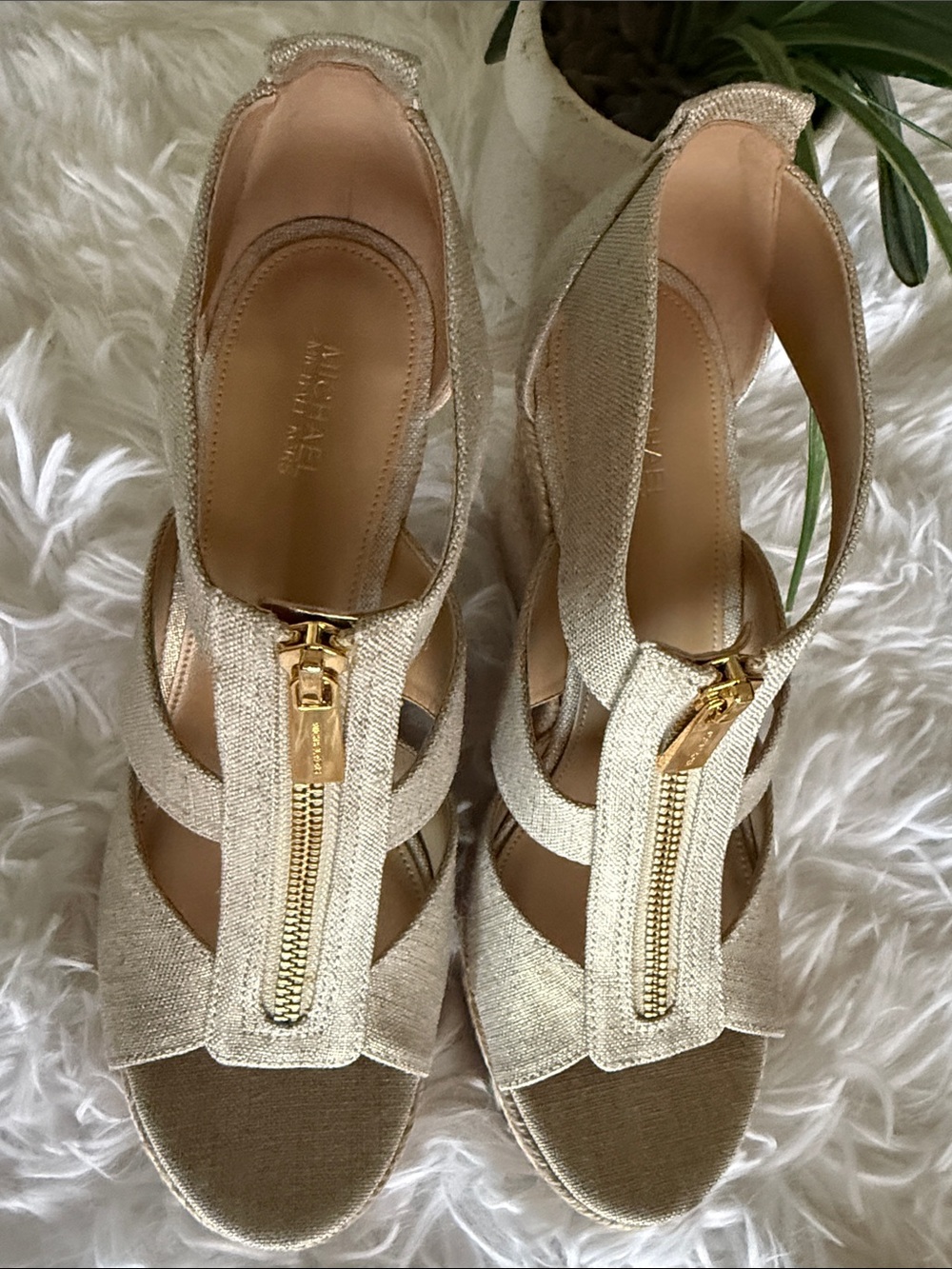 Michael Kors Metallic Linen
Damita Wedge - Picture 3 of 7